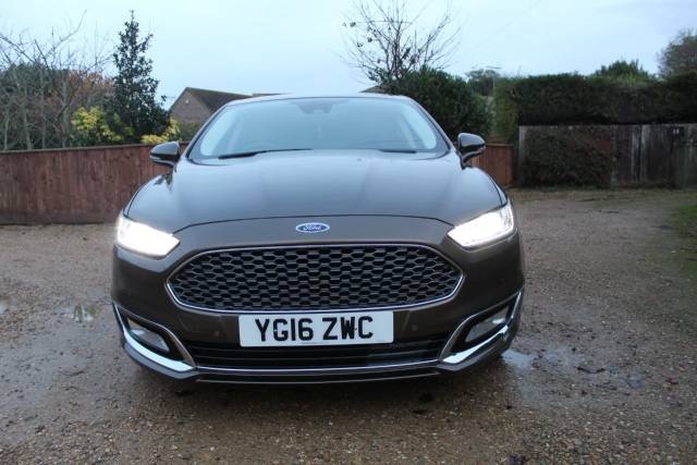 Ford Mondeo Vignale 2.0 210 4dr Powershift Saloon Hybrid Brown